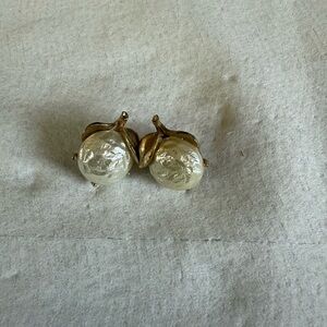 Sarah Coventry Scatter earring Set, Pearl Bloom, 1965 Vintage Signed